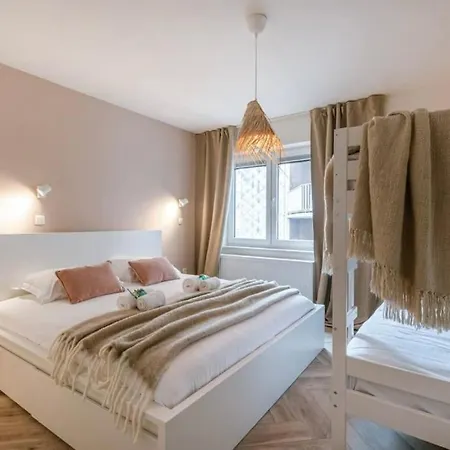 Juan - Stijlvol Met Uitzicht Op De Kaai Apartamento